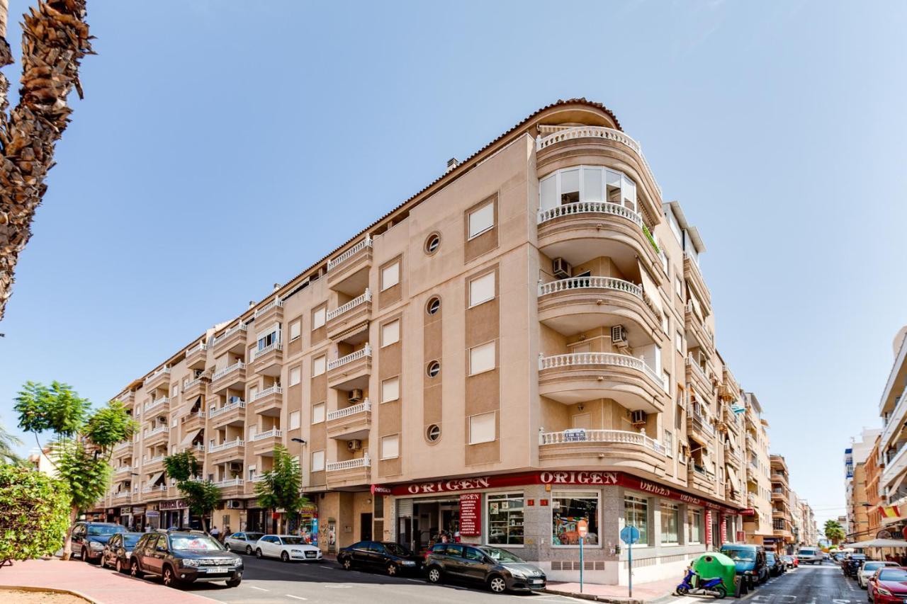 Apartment Caballero De Rodas Torrevieja Exterior foto